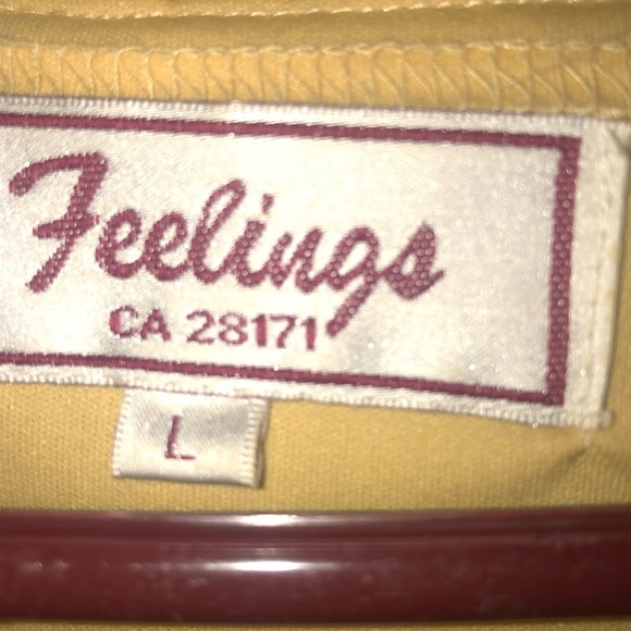 Vintage FEELINGS size L gold crocheted top with sequins and lining. Preloved - Picture 2 of 9